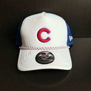 New Era Adult Chicago Cubs White / Blue 9Forty Court Adjustable Trucker Hat